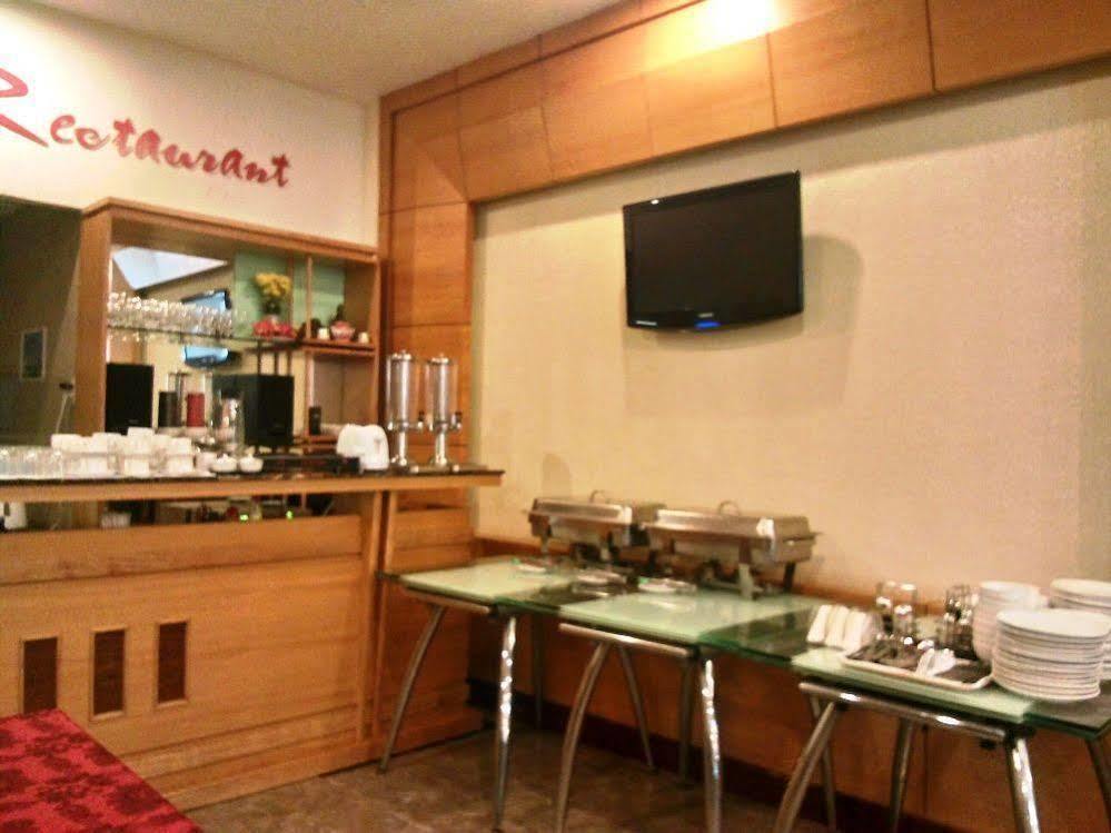 Lien Thanh Hotel Thành Pho Ho Chí Minh Esterno foto