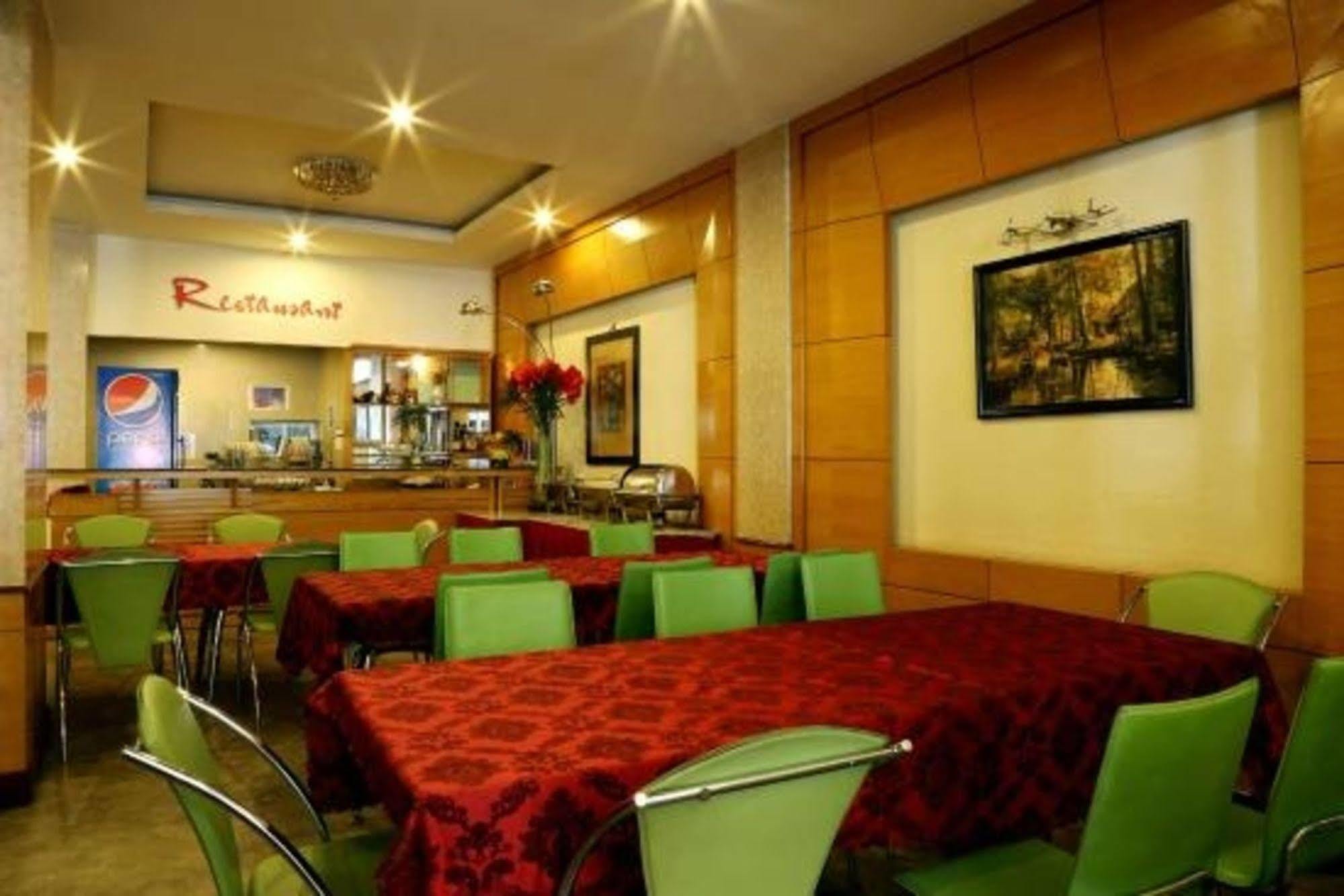 Lien Thanh Hotel Thành Pho Ho Chí Minh Esterno foto